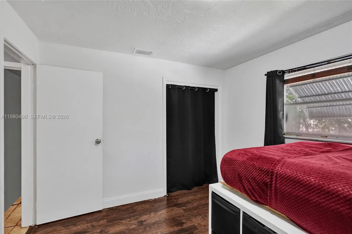 8699 NW 26th Pl, Sunrise FL 33322