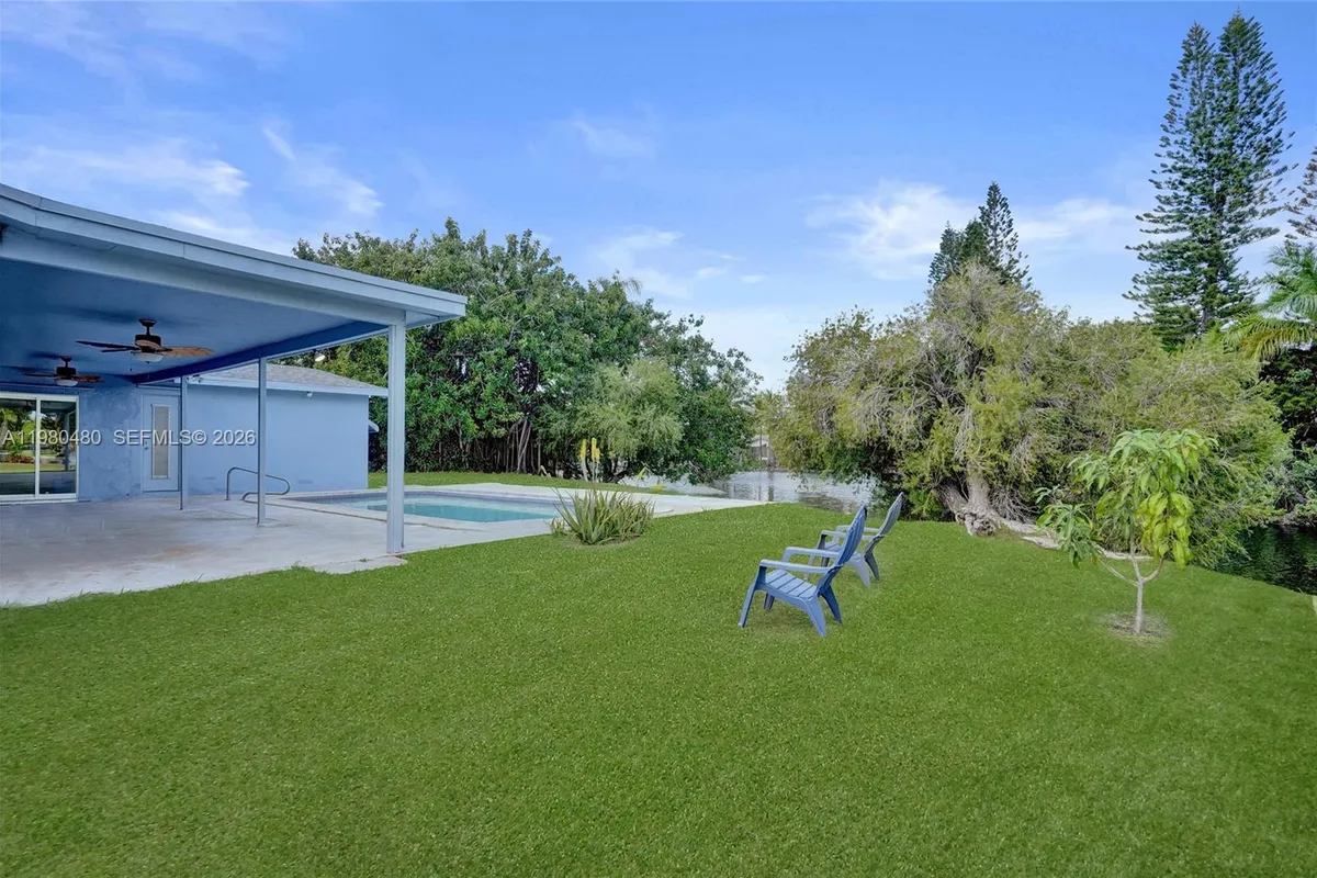 8699 NW 26th Pl, Sunrise FL 33322