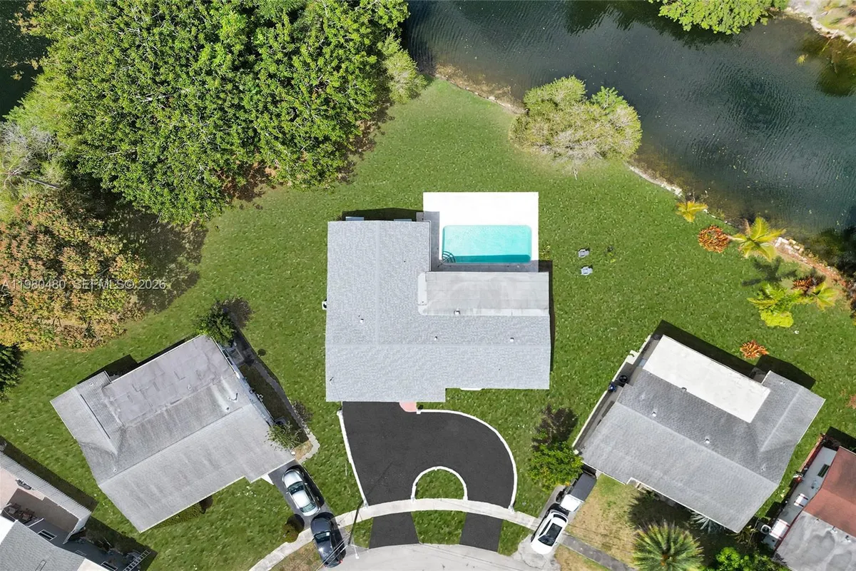 8699 NW 26th Pl, Sunrise FL 33322