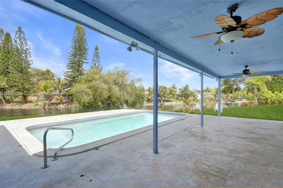 8699 NW 26th Pl, Sunrise FL 33322