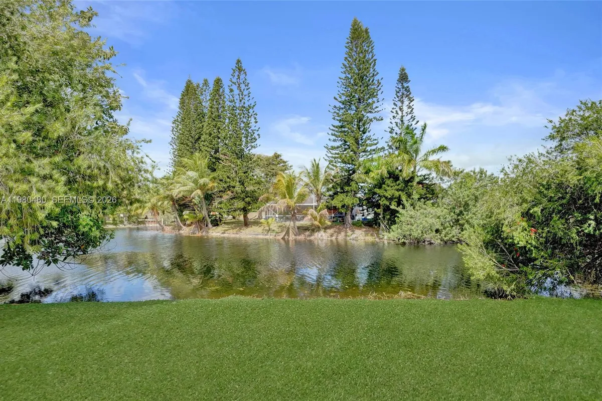 8699 NW 26th Pl, Sunrise FL 33322