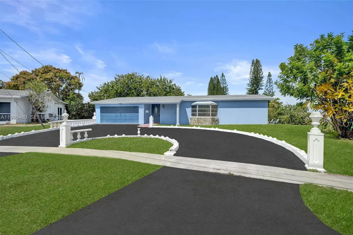 8699 NW 26th Pl, Sunrise FL 33322