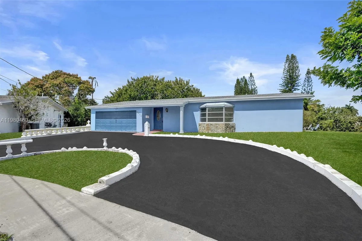 8699 NW 26th Pl, Sunrise FL 33322