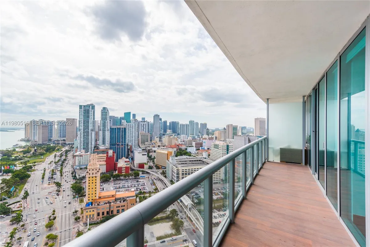 888 Biscayne Blvd # 3506, Miami FL 33132