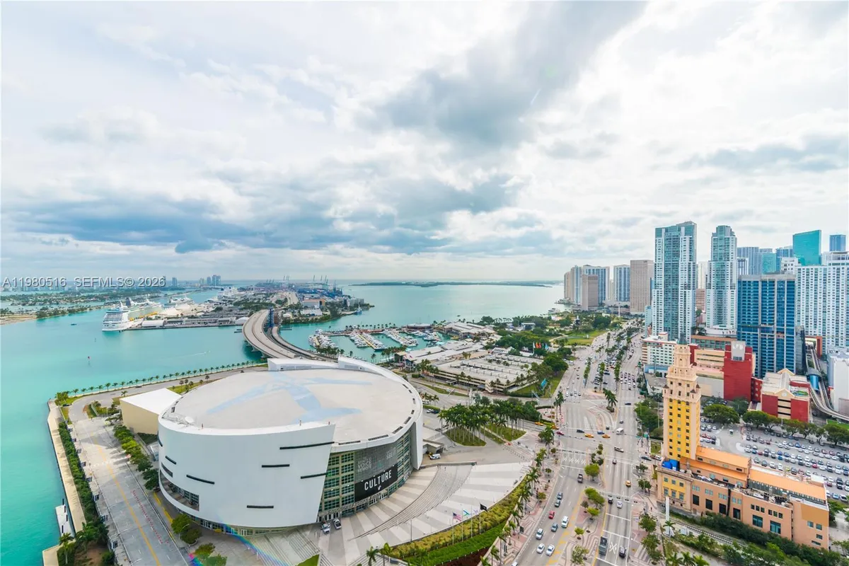 888 Biscayne Blvd # 3506, Miami FL 33132