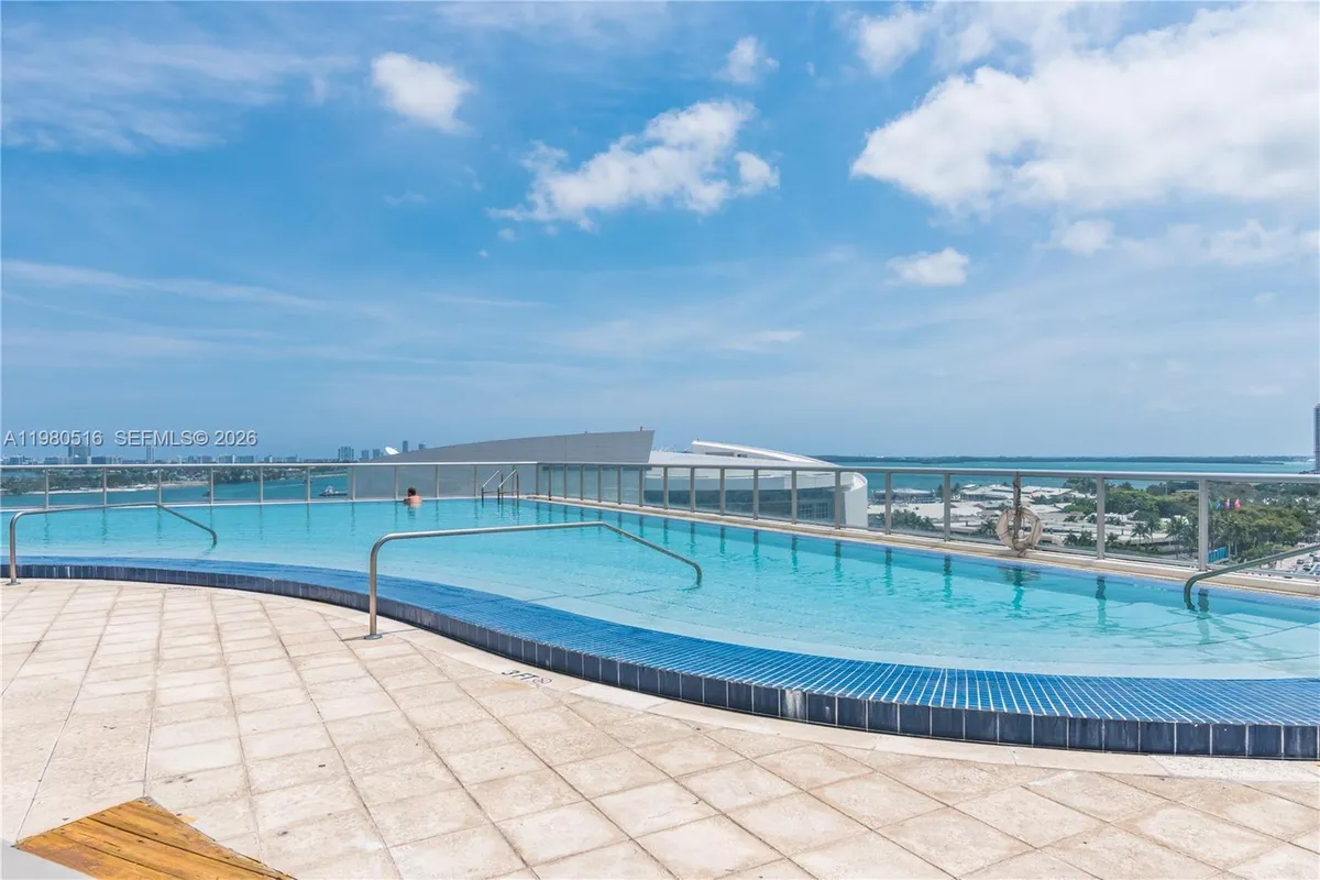 888 Biscayne Blvd # 3506, Miami FL 33132