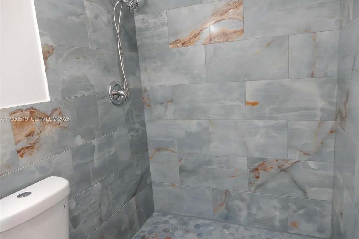 19901 SW 92nd Ave, Cutler Bay FL 33157