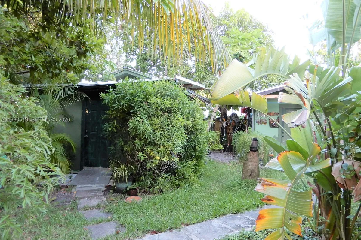 19901 SW 92nd Ave, Cutler Bay FL 33157