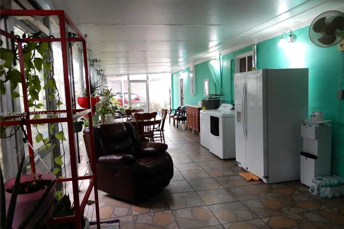 19901 SW 92nd Ave, Cutler Bay FL 33157