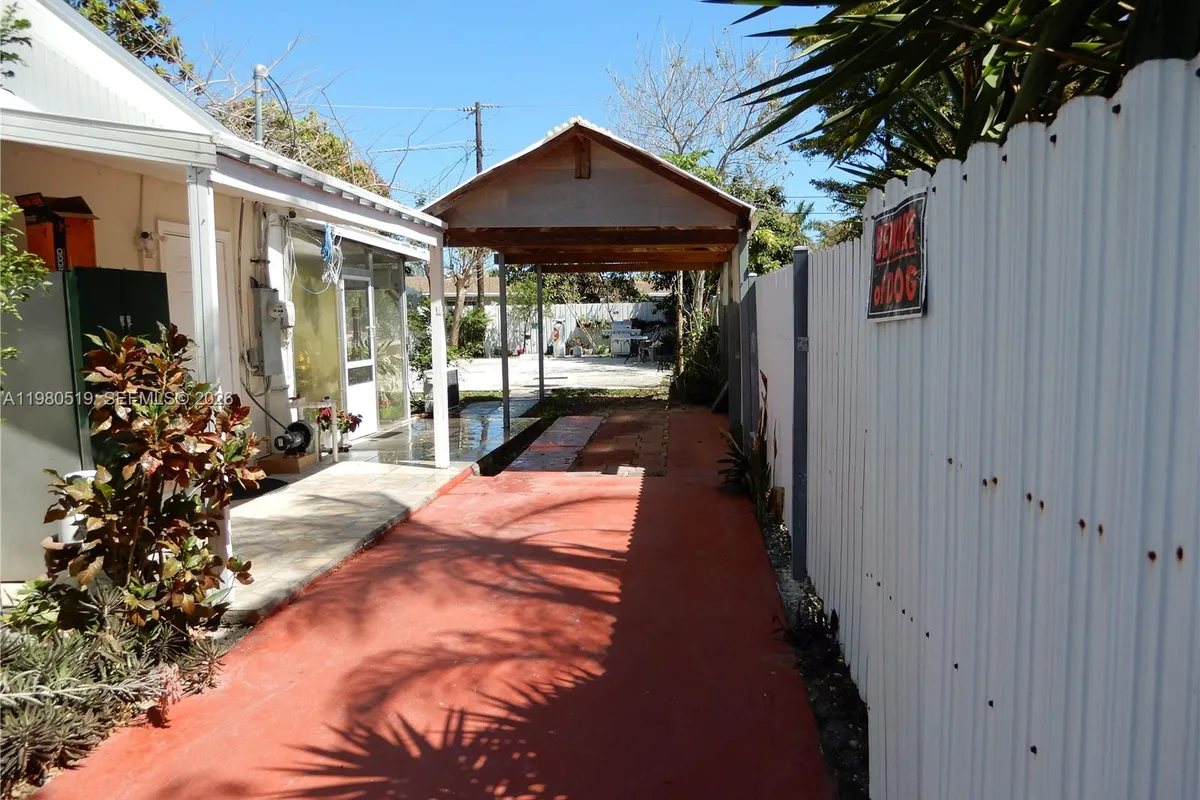 19901 SW 92nd Ave, Cutler Bay FL 33157