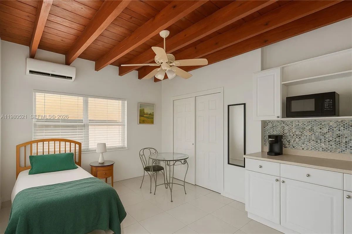 2532 SW 27 st, Miami FL 33133