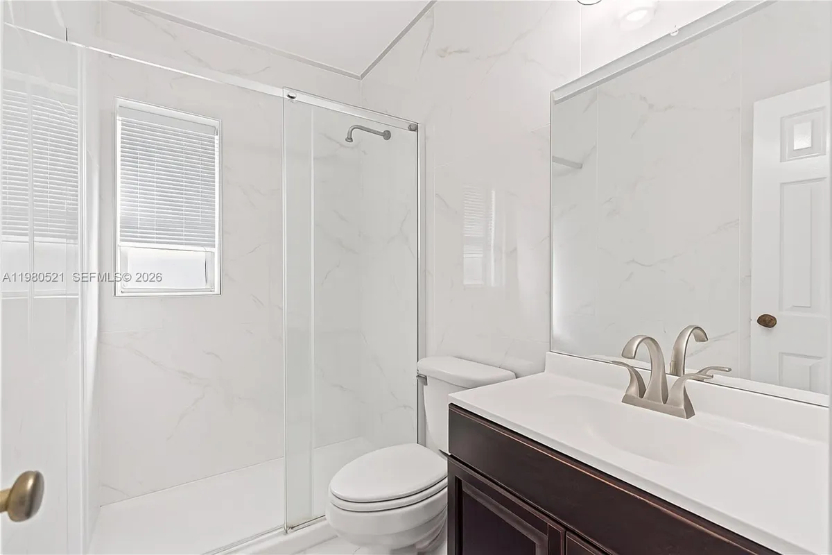 2532 SW 27 st, Miami FL 33133