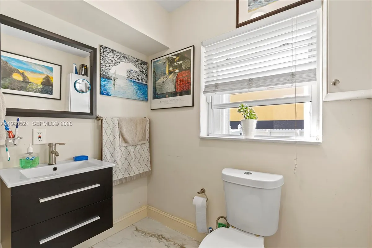 2532 SW 27 st, Miami FL 33133