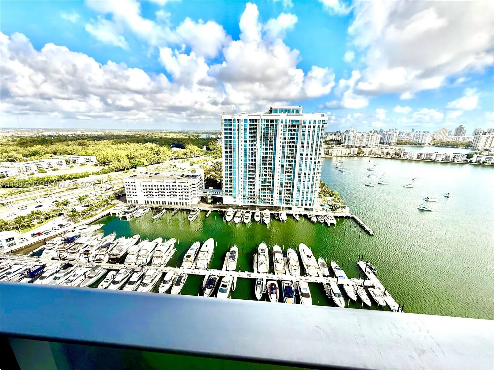17111 Biscayne Blvd # 2305, North Miami Beach FL 33160