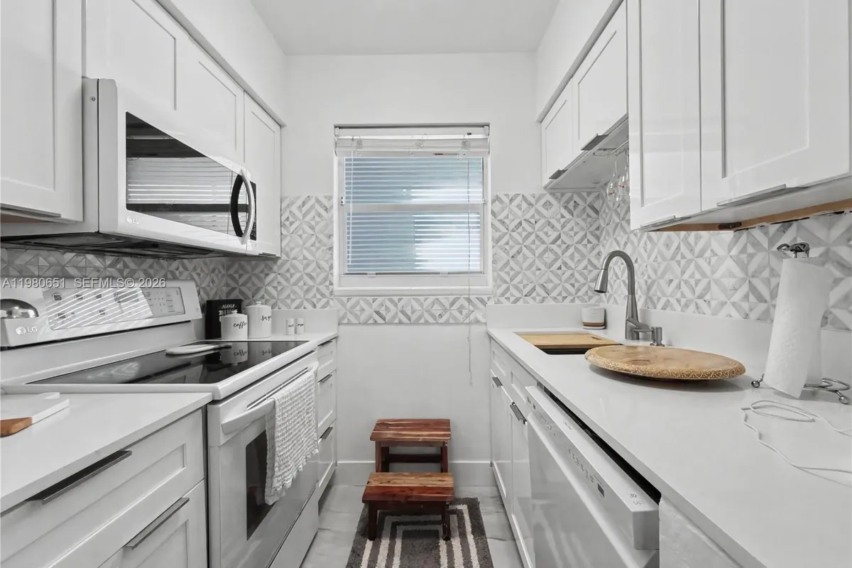 5301 Ocean Ter # 7, Marathon FL 33050