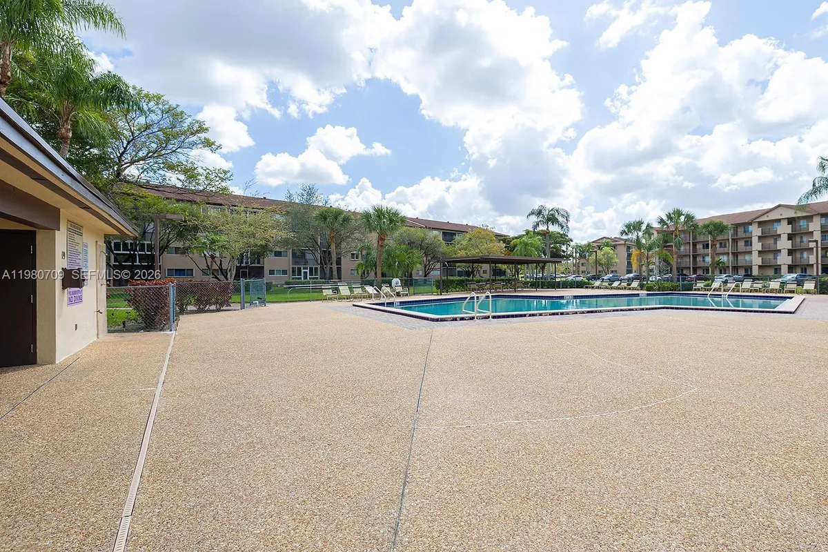 1200 SW 137th Ave # 308E, Pembroke Pines FL 33027