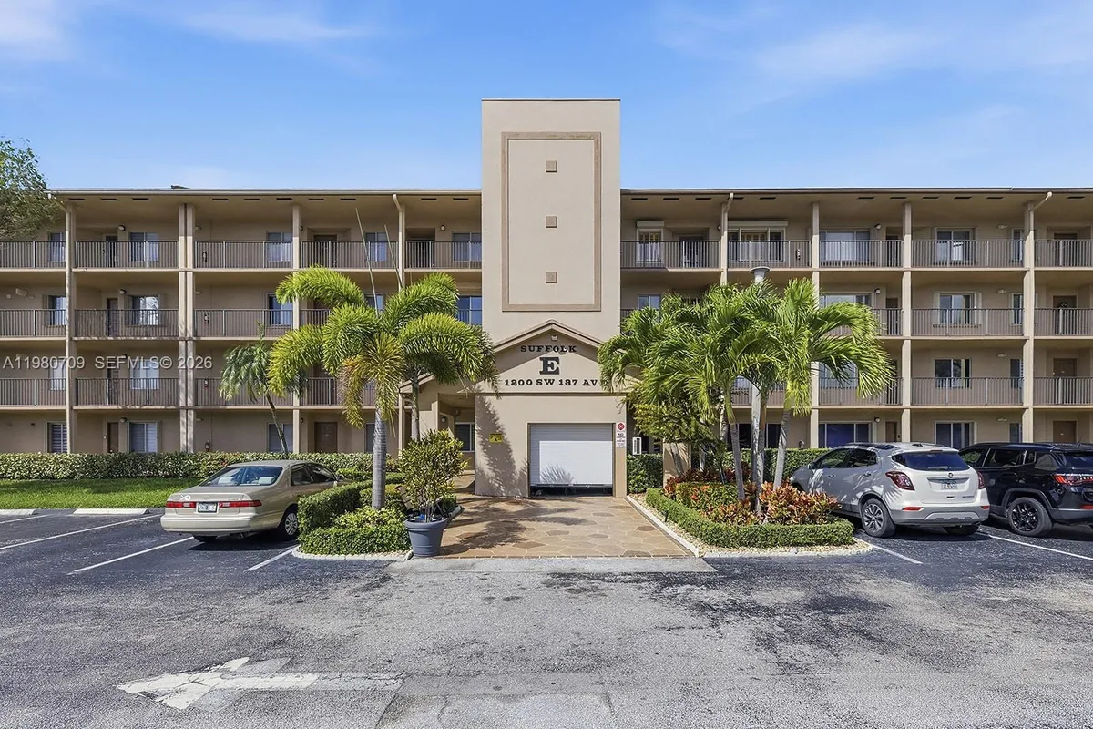 1200 SW 137th Ave # 308E, Pembroke Pines FL 33027