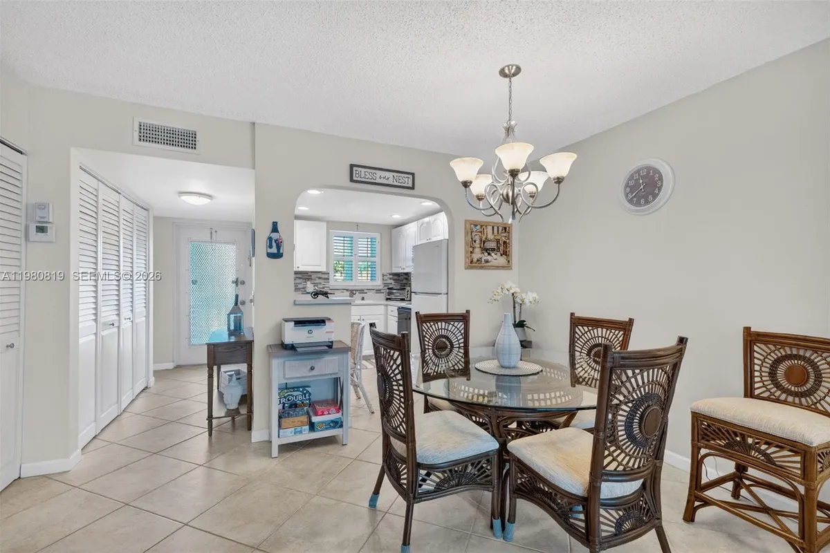 6650 Royal Palm Blvd # 207C, Margate FL 33063