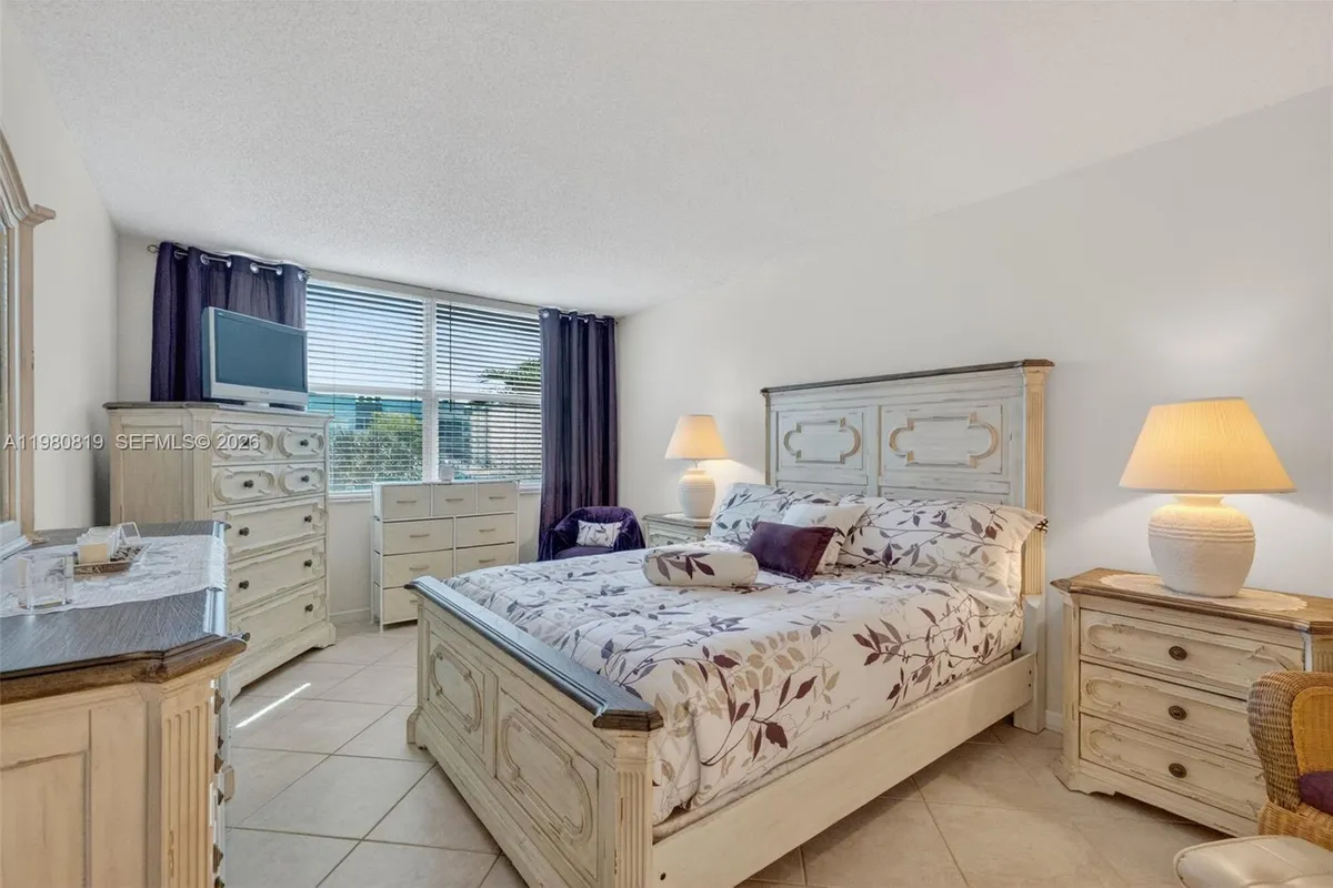 6650 Royal Palm Blvd # 207C, Margate FL 33063