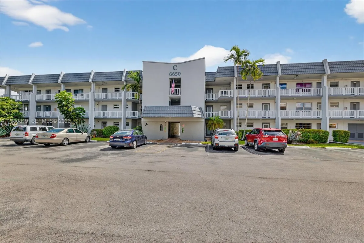 6650 Royal Palm Blvd # 207C, Margate FL 33063