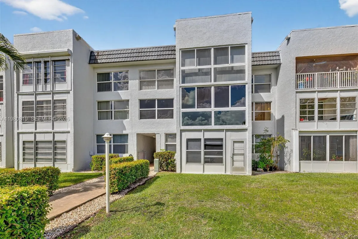 6650 Royal Palm Blvd # 207C, Margate FL 33063