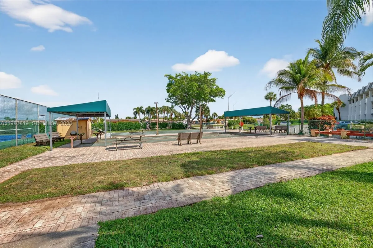 6650 Royal Palm Blvd # 207C, Margate FL 33063