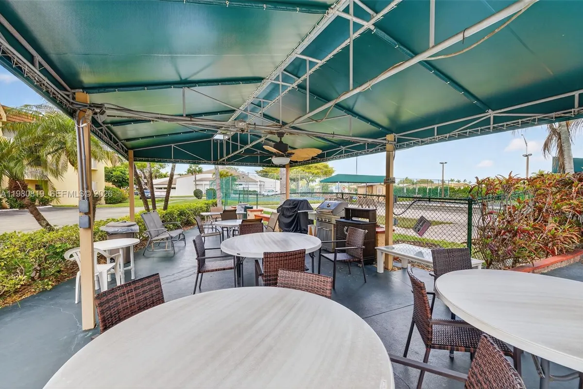 6650 Royal Palm Blvd # 207C, Margate FL 33063