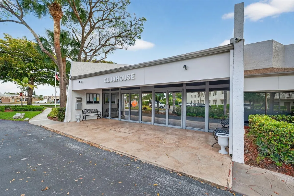 6650 Royal Palm Blvd # 207C, Margate FL 33063