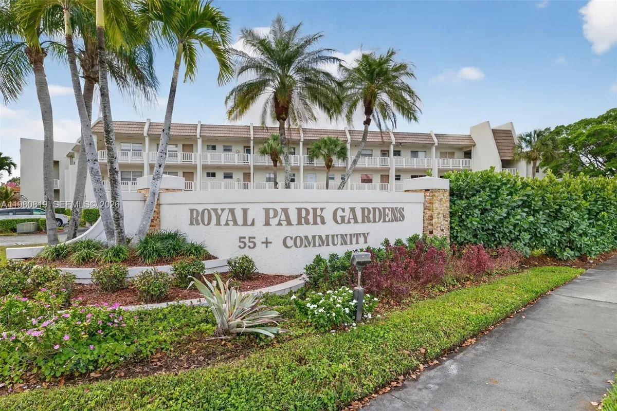 6650 Royal Palm Blvd # 207C, Margate FL 33063