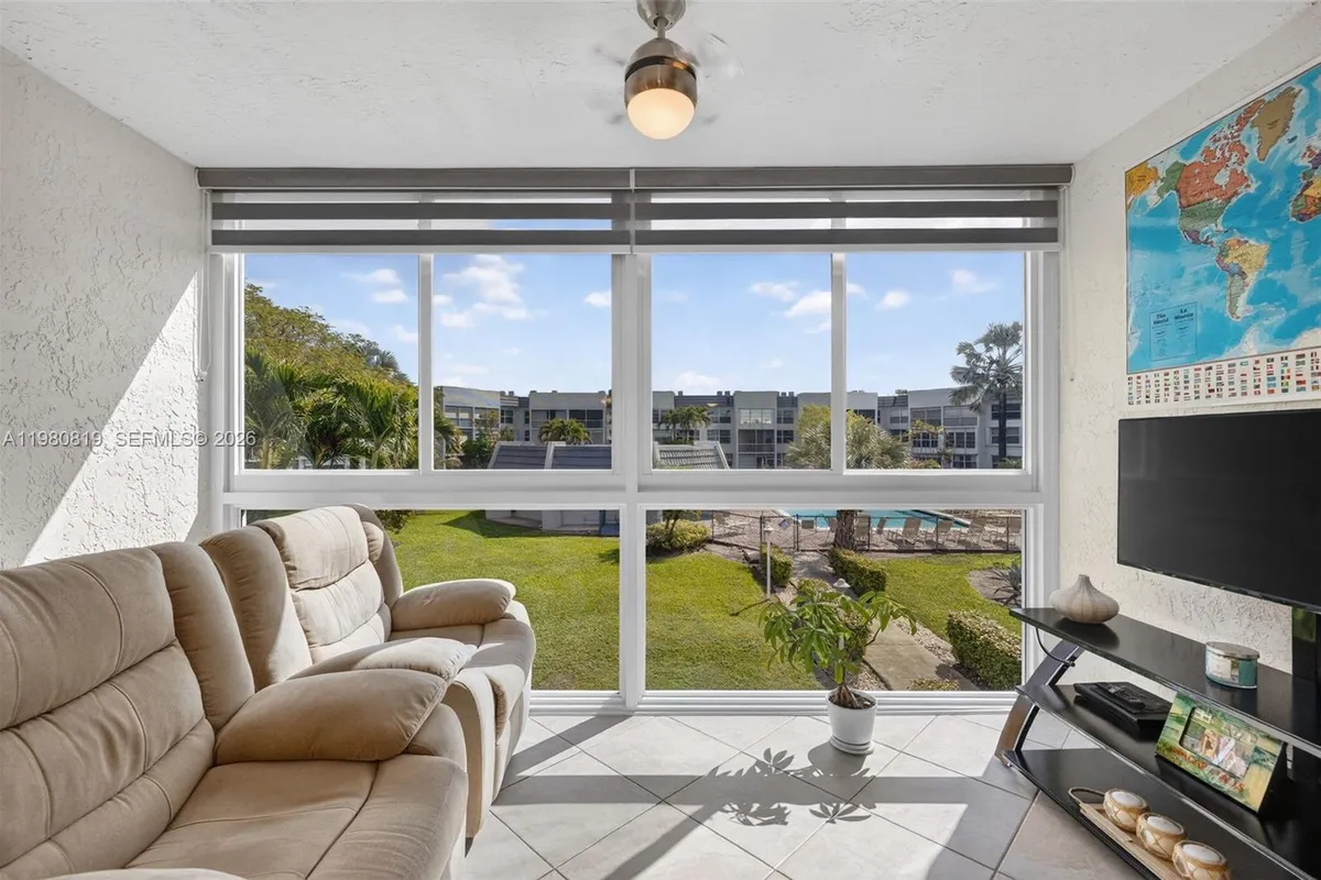 6650 Royal Palm Blvd # 207C, Margate FL 33063