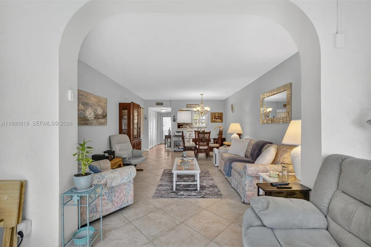 6650 Royal Palm Blvd # 207C, Margate FL 33063