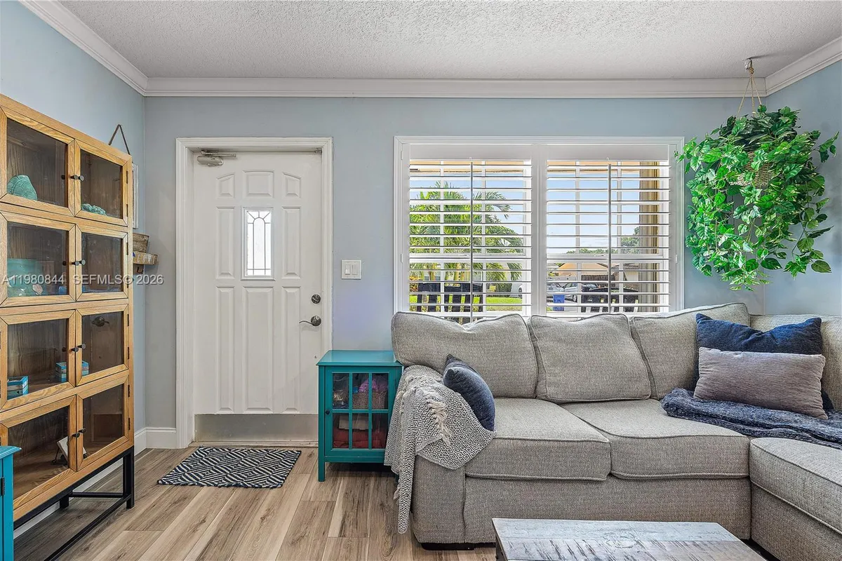 3127 NW 68th St, Fort Lauderdale FL 33309