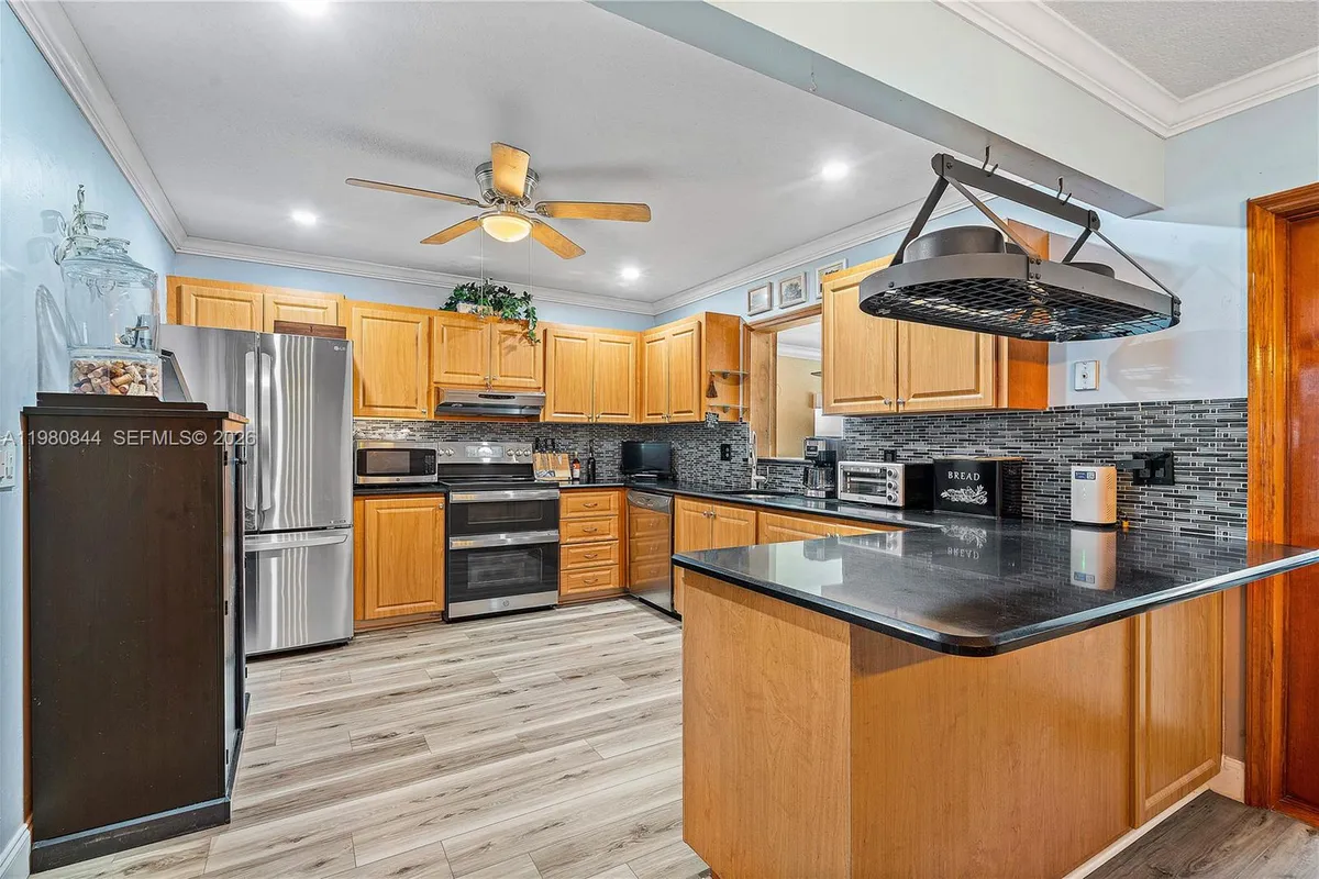 3127 NW 68th St, Fort Lauderdale FL 33309