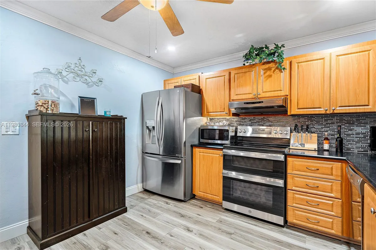 3127 NW 68th St, Fort Lauderdale FL 33309