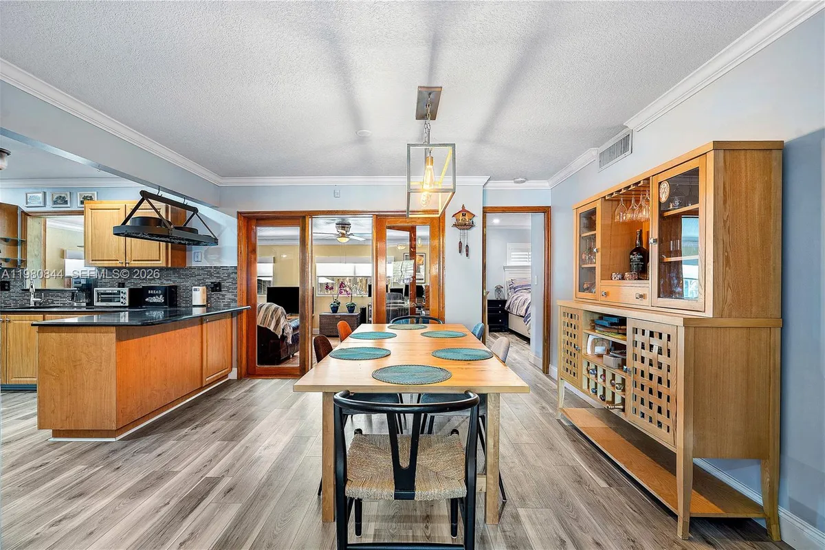 3127 NW 68th St, Fort Lauderdale FL 33309