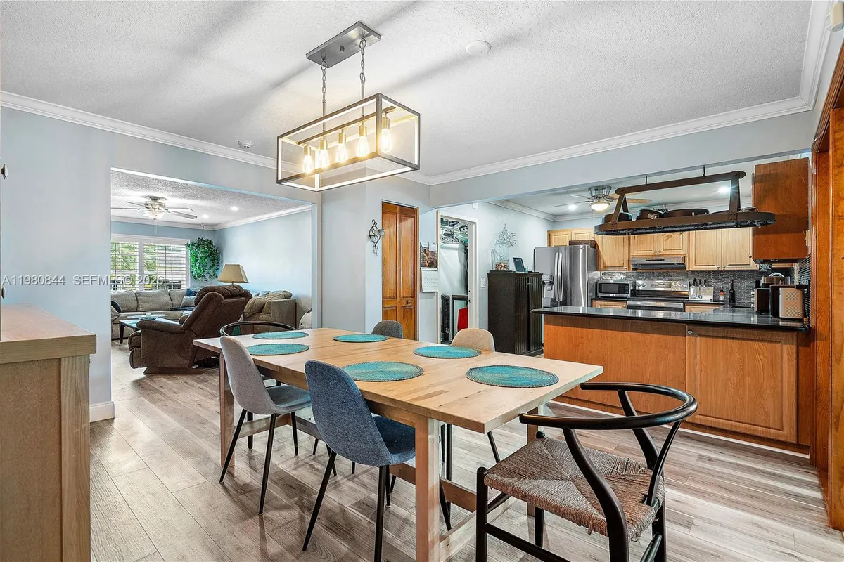 3127 NW 68th St, Fort Lauderdale FL 33309