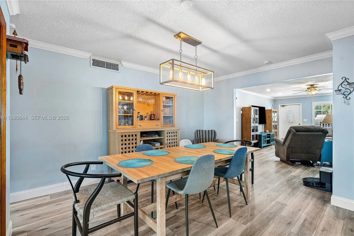 3127 NW 68th St, Fort Lauderdale FL 33309