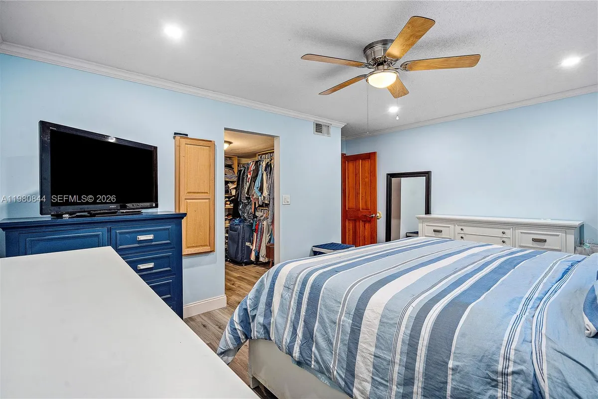 3127 NW 68th St, Fort Lauderdale FL 33309