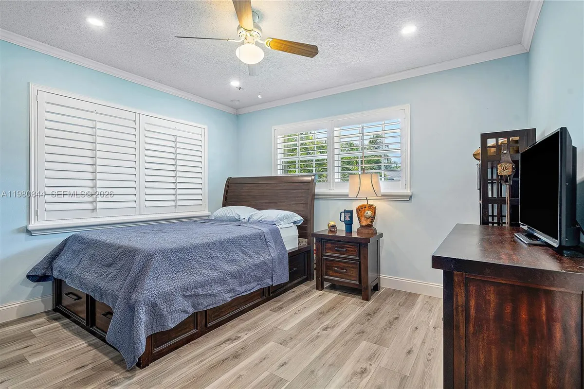 3127 NW 68th St, Fort Lauderdale FL 33309