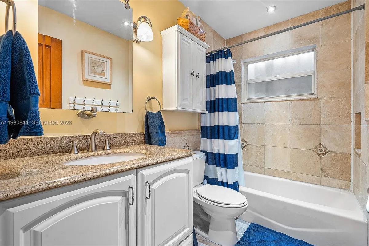 3127 NW 68th St, Fort Lauderdale FL 33309