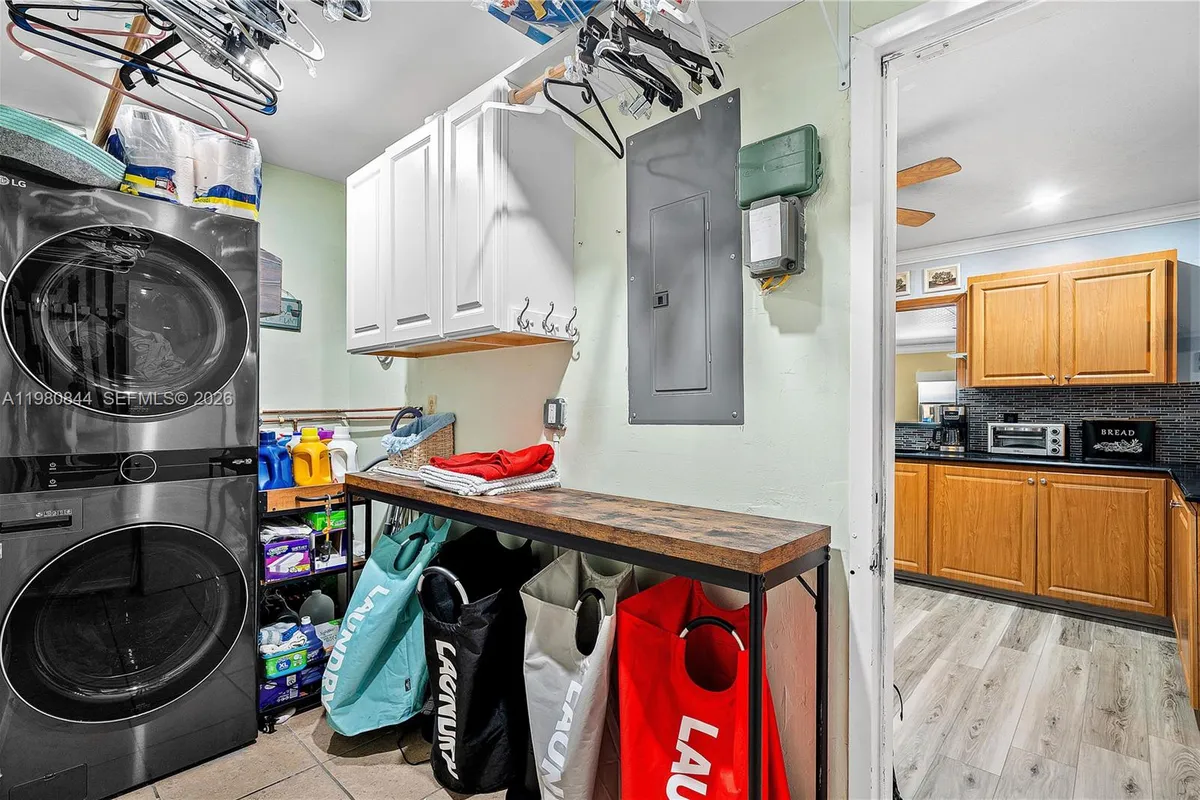 3127 NW 68th St, Fort Lauderdale FL 33309