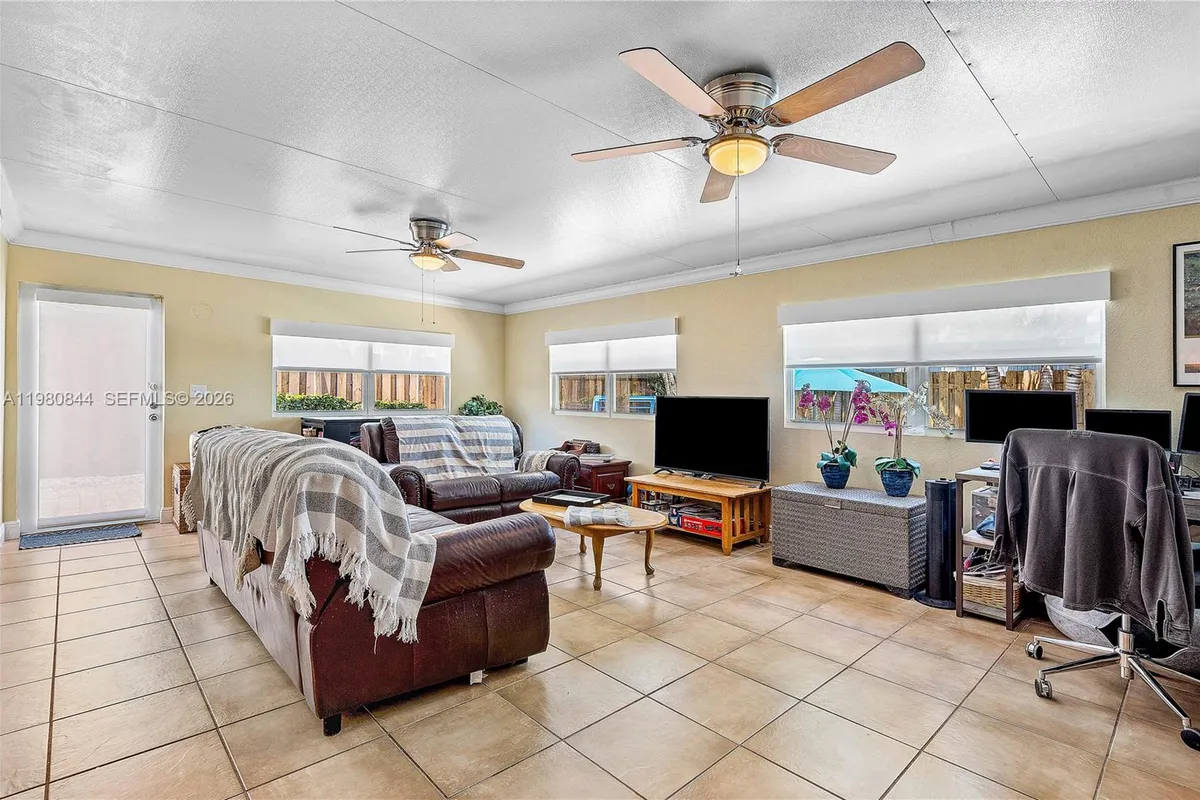 3127 NW 68th St, Fort Lauderdale FL 33309