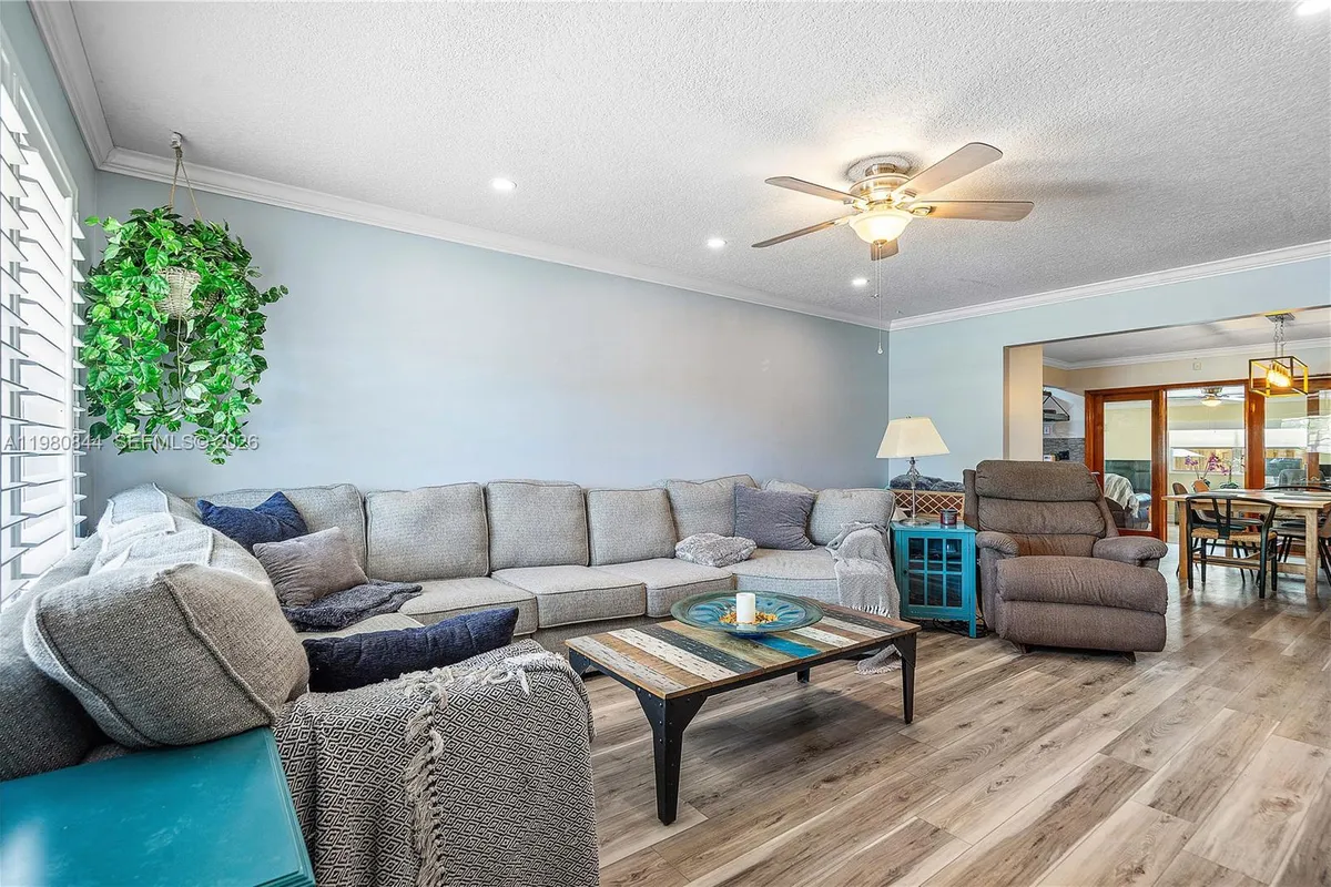 3127 NW 68th St, Fort Lauderdale FL 33309