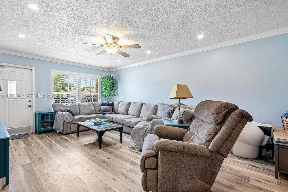 3127 NW 68th St, Fort Lauderdale FL 33309