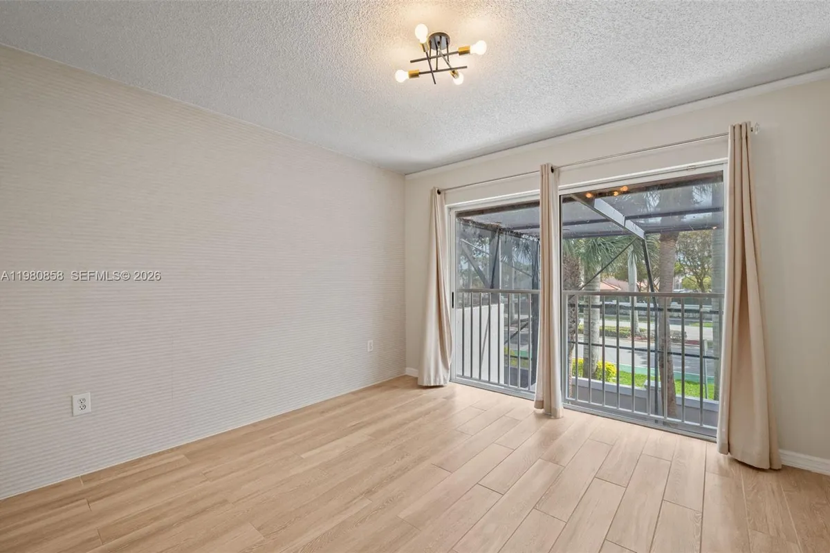 10252 NW 52nd Ter, Doral FL 33178