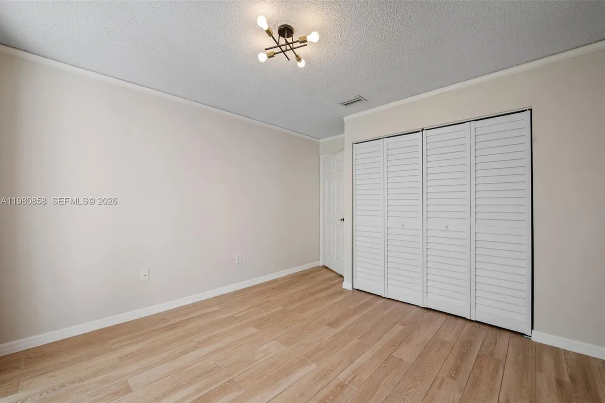 10252 NW 52nd Ter, Doral FL 33178