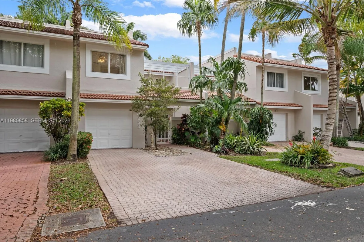 10252 NW 52nd Ter, Doral FL 33178