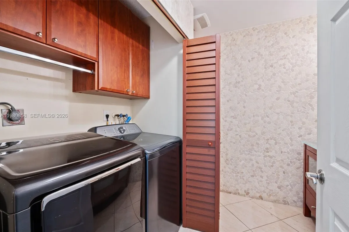 10252 NW 52nd Ter, Doral FL 33178