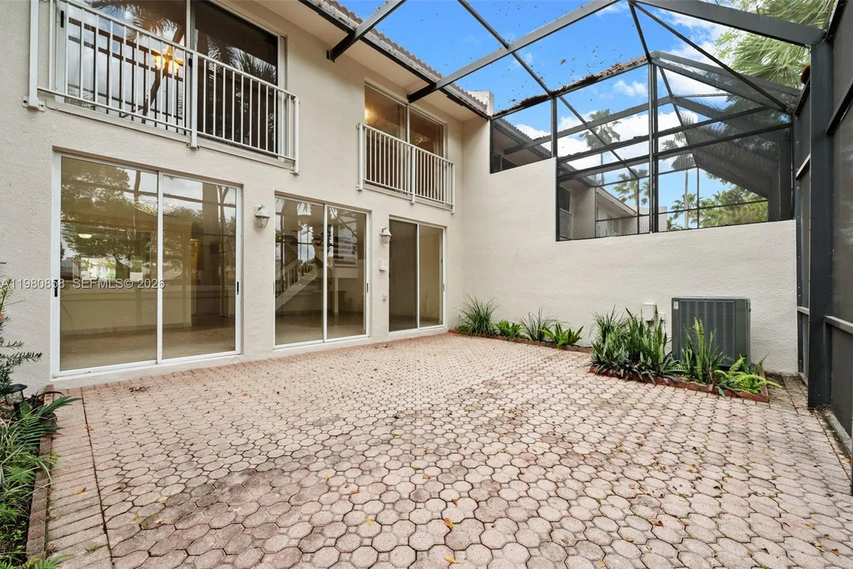 10252 NW 52nd Ter, Doral FL 33178