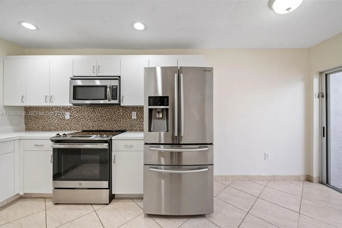 10252 NW 52nd Ter, Doral FL 33178